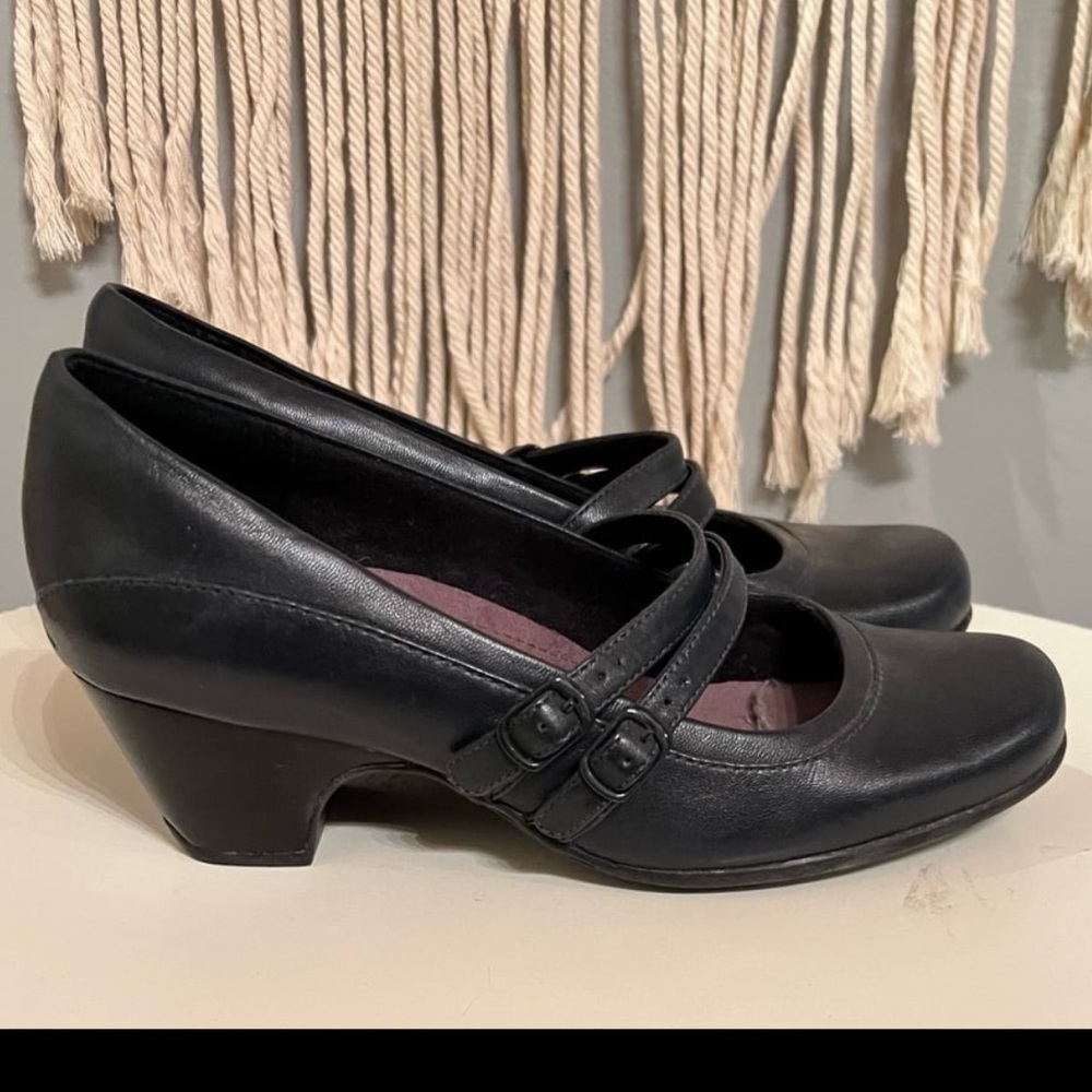 Clarks Everyday Cushioned Heels